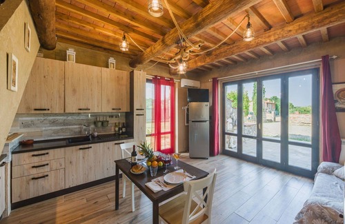 Castelvecchio House | Stunning private villa with WIFI, hot tub, A/C, private pool, TV, terrace and pets allowed
