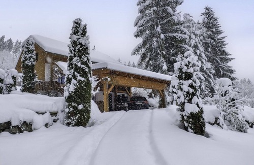Berg bei Rohrbach House | Stunning private villa with hot tub, WIFI, TV, terrace, pets allowed and panoramic view