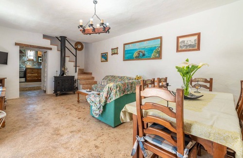 Cala Llombards House | Stunning private villa for 6 people with TV, balcony and pets allowed