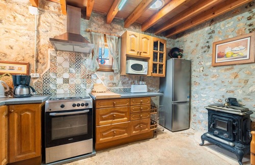 Cala Llombards House | Stunning private villa for 6 people with TV, balcony and pets allowed