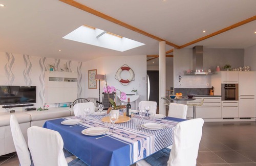 Plouarzel House | Stunning private villa for 6 people with WIFI, TV, terrace and pets allowed