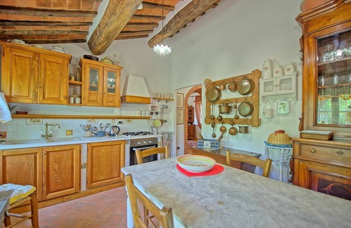 San Pietro a Cegliolo Villa | Stunning private villa with WIFI, private pool, A/C, TV and panoramic view, close to Cortona