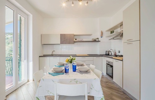 Moneglia House | Stunning private villa for 6 people with A/C, WIFI, TV, patio and pets allowed