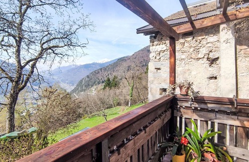Preore House | Stunning private villa for 6 people with TV, patio, pets allowed and panoramic view