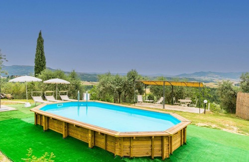 Villamagna House | Stunning private villa with private pool, A/C, WIFI, patio, pets allowed and panoramic view