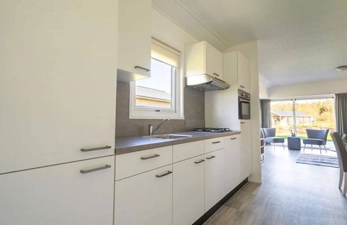 Nunspeet House | Stunning private villa for 4 people with pool, WIFI, TV and terrace