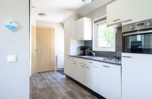 Nunspeet House | Stunning private villa for 4 people with pool, WIFI, TV and terrace