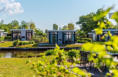 Nunspeet House | Stunning private villa for 4 people with pool, WIFI, TV and terrace