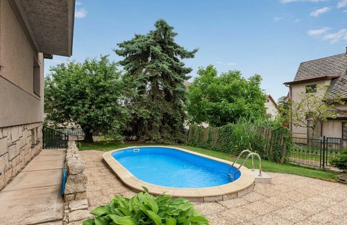 Tatobity House | Stunning private villa for 6 guests with private pool, WIFI, TV and pets allowed