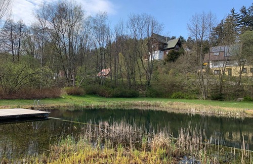 Oybin House | Stunning private villa with WIFI, A/C, hot tub, TV, patio, pets allowed and panoramic view