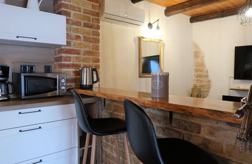 Kozljani House | Stunning private villa for 4 people with WIFI, A/C, TV, terrace and pets allowed