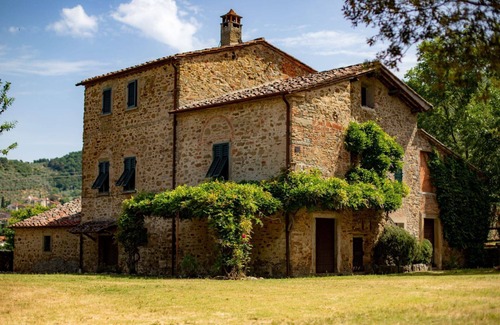 Puliciano Villa | Stunning private villa for 6 people with private pool, WIFI and TV