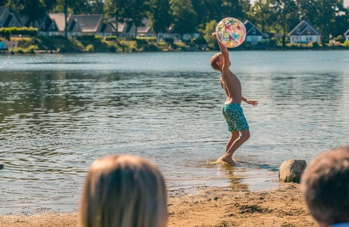 Susteren House | Stunning private villa for 6 people with pool, WIFI, TV and terrace