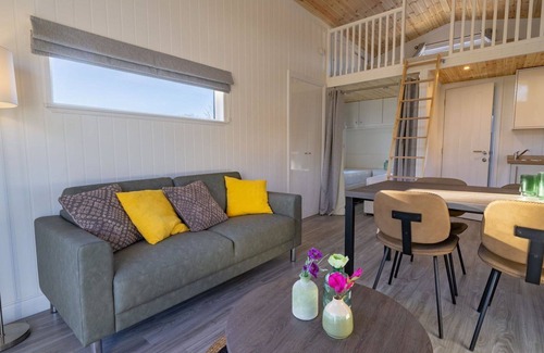 Susteren House | Stunning private villa for 4 people with WIFI, pool, TV and terrace