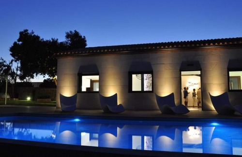 Llubi Villa | Stunning private villa for 6 people with WIFI, A/C, private pool, TV, terrace and parking