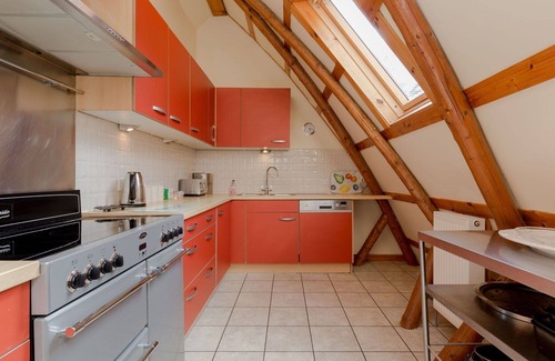 Maybole Villa | Stunning private villa for 16 people with WIFI, TV, patio, pets allowed and panoramic view