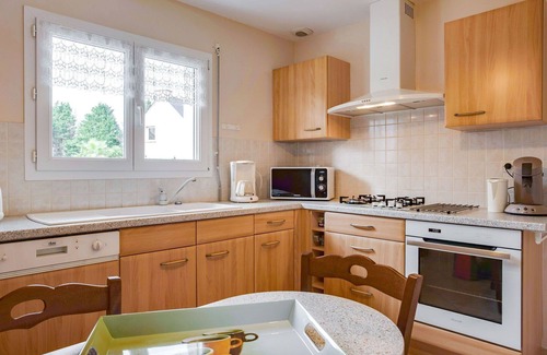 Erdeven House | Stunning private villa for 8 guests with WIFI, TV, terrace and pets allowed