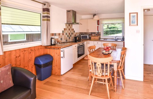 Fivelanes House | Stunning private villa for 4 guests with hot tub, WIFI, TV and patio