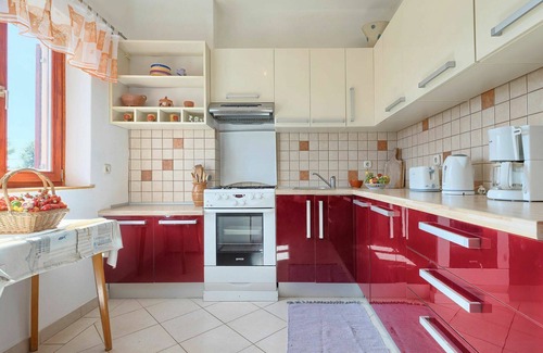 Muntic House | Stunning private villa for 9 people with private pool, A/C, WIFI, TV, patio and pets allowed