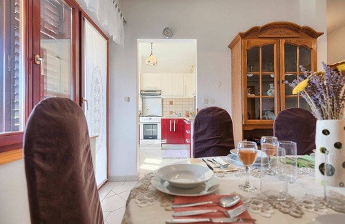 Muntic House | Stunning private villa for 9 people with private pool, A/C, WIFI, TV, patio and pets allowed