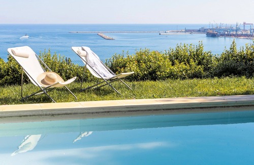 Palombina Nuova Villa | Stunning private villa with A/C, WIFI, private pool, TV, terrace, pets allowed and panoramic view