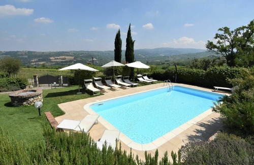 Castana Villa | Stunning private villa for 8 people with WIFI, pool, TV, terrace and panoramic view
