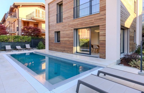 Colico Piano House | Stunning private villa for 10 guests with private pool, A/C, WIFI, terrace and pets allowed