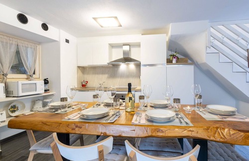Piuro House | Stunning private villa for 6 people with WIFI, TV, patio and pets allowed