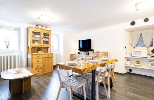 Piuro House | Stunning private villa for 6 people with WIFI, TV, patio and pets allowed