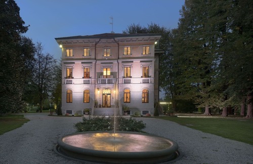 Saonara Villa | Stunning private villa for 17 people with A/C, WIFI, TV and terrace, close to Padua