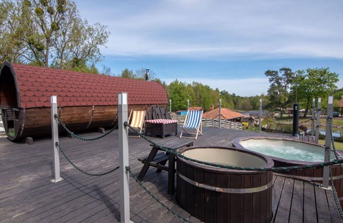 Grunwald House | Stunning private villa with WIFI, hot tub, TV, terrace, pets allowed and panoramic view