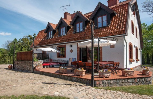 Grunwald House | Stunning private villa with WIFI, hot tub, TV, terrace, pets allowed and panoramic view