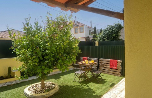 Linho Villa | Stunning private villa for 4 people with A/C, WIFI, TV and terrace