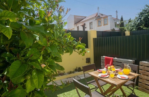 Linho Villa | Stunning private villa for 4 people with A/C, WIFI, TV and terrace