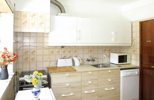 Caminha House | Stunning private villa for 8 guests with TV, terrace and pets allowed