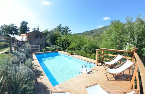 Pontito Villa | Stunning private villa with private pool, A/C, WIFI, TV, terrace, pets allowed and panoramic view
