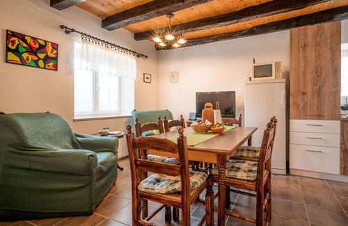 Groznjan House | Stunning private villa with private pool, WIFI, A/C, TV, terrace, pets allowed and panoramic view
