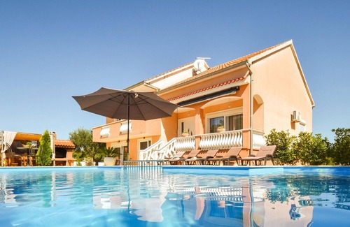 Brisevo House | Stunning private villa with A/C, WIFI, private pool, TV, terrace, pets allowed and parking
