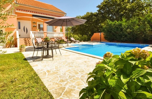 Brisevo House | Stunning private villa with A/C, WIFI, private pool, TV, terrace, pets allowed and parking