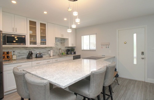 Coquina Sands Condo | STUNNING REMODELED 2/2 CONDO IN THE ELEVEN HUNDRED CLUB AT COQUINA SANDS NAPLES