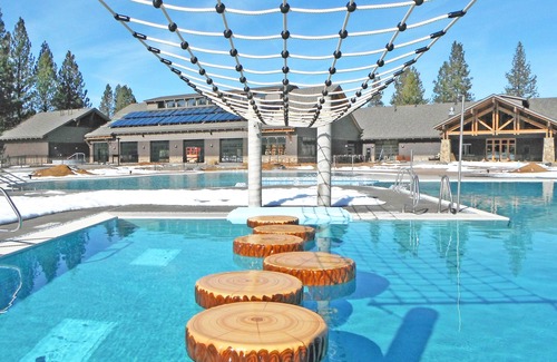 Deer Park House | Stunning Retreat with Huge Hot Tub & Deck | 10 SHARC Passes, 2 Master Suites