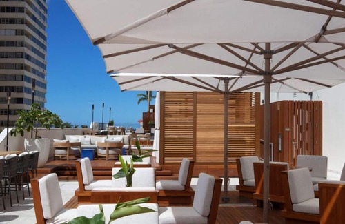 Waikiki Resort | Stunning Scenery At Your Doorstep! 3 Pet-Friendly Units, 2 Pools, 2 Restaurants