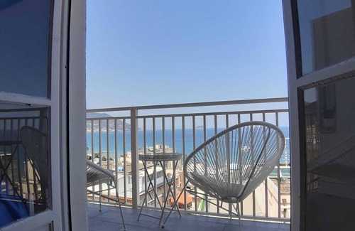 Lavina Apartment | Stunning sea and gulf view 3 minutes from the beach