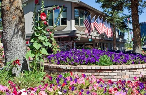Lakeside Park Cabin | Stunning South Lake Tahoe Resort - Perfect for Romantic or Family Vacations!