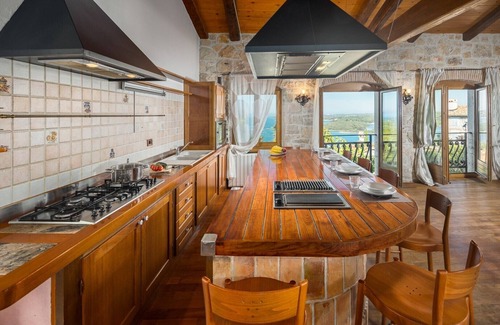 Vrsar Villa | Stunning stone house nestled in the heart of the historic old town of Vrsar.