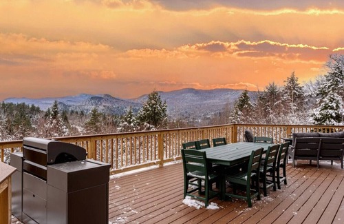 Thornton House | Stunning Summer Mtn Home Near Lake, Pet Friendly 🚣 🌲 🎱 🏓