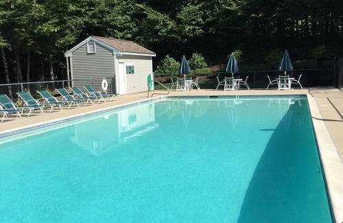 Intervale Condo | Stunning Summer Vacation with Air Conditioning Mountainside near North Conway