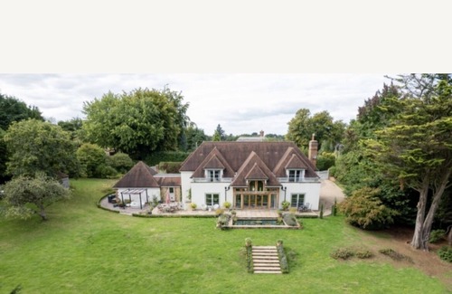 Dorking House | Stunning & tranquil. Heart of the Surrey Hills