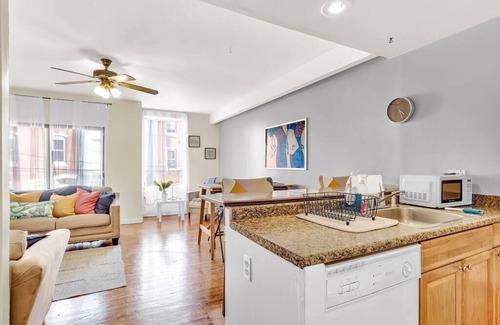Graduate Hospital Apartment | Stunning Unit Near Rittenhouse