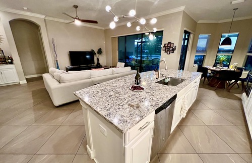 Naples Villa | Stunning Upscale 4B5Bath Villa With Full Amenities And Golf Membership